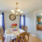 Inviting Vacation Home: 2 Mi to Mill Creek Falls!