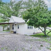 Cozy Carterville Home: 3 Mi to Crab Orchard Lake!