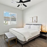 Sunny Contemporary Home with Pool BBQ