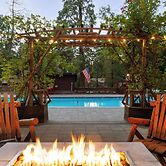 Arrowhead Pine Rose Cabins