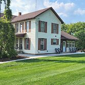 Wisconsin Farmhouse Stay: Utv, Boat, Snowmobile!