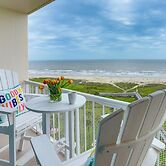 Pool & Beach Access: Oceanfront Galveston Condo