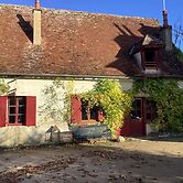 Charming Home by River Allier Hiking Trails