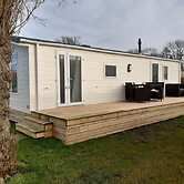 Chalet by Wadden Sea With Sunny Garden