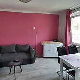 Lakeside Comfort With Garden