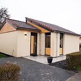 Wellness Bungalow With Whirlpool and Sauna