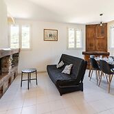 Cosy Holiday Home in Minerve With Garden