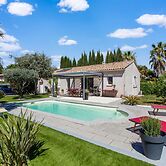 Beautiful Holiday Home With Swimming Pool