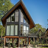 Spacious Holiday Home With Garden