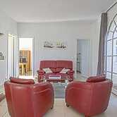 Bright Holiday Home With Garden