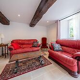 Cosy Holiday Home With Garden