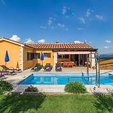 Villa Nataly met Zwembad