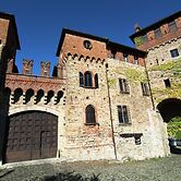 Guest House in Monferrato With Castle Views