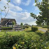 Villa by Tjeukemeer With Sauna & Whirlpool