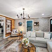 Walk to Boat Ramp: Newly Remodeled Seadrift Home!