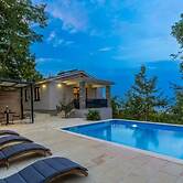 Insa Comfortable Holiday Residence