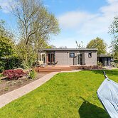 Luxury Chalet Near Ouddorp With Garden