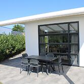 Modern Chalet With a Dishwasher in Lathum