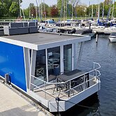 Water Lodge in Naarden With Marina Views