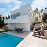 Modern Stay Near Monte Solana