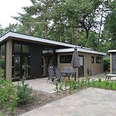 Lovely Bungalow in Hoenderloo With Fireplace