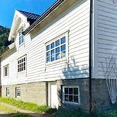 9 Person Holiday Home in Austefjorden-by Traum