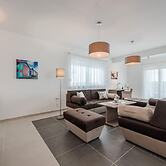 Comfort Villa With Swimming Pool and Terrace