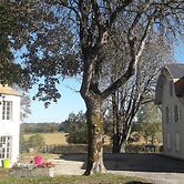 Gite With Terrace in Sauze-vaussais