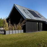 Modern Villa With Spacious Garden