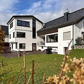 Modernes Split-level Haus Nahe am Hennesee