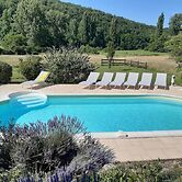 Sunflower Valley Villa, Leobard