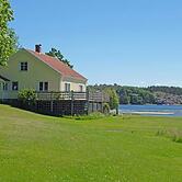 Seaside Cottage With Balcony and Grill