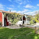 Cozy Cottage Near Beach in Ahus