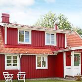 8 Person Holiday Home in Hishult-by Traum