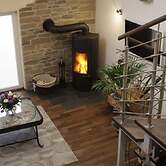 Tranquil Apartment Near Lake