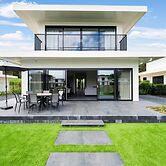 Cosy Villa in Zeewolde With Garden