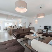 Stylish Villa With Private Pool and Terrace