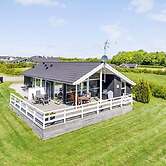 5 Star Holiday Home in Humble