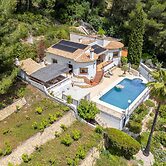 Villa Vista in Alcalali With Swimmingpool and View