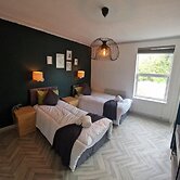 Charming 4-bed House in Wednesbury