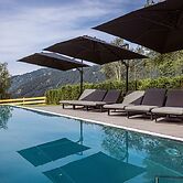 Apartment With Shared Infinity Pool