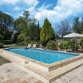 Spacious Holiday Home With Private Pool and Park