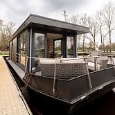 Houseboat in Offingawier With Sea View