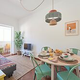 Central & Sunny 2Br Apt Near Beach, By Timecooler