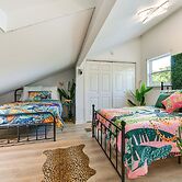 Home on Blood River - Private Dock & Spacious Deck