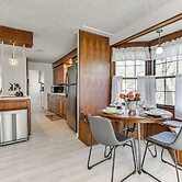 Charming Austin Home on 2 Acres: BBQ & Yard!