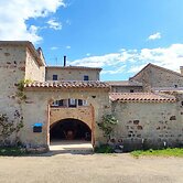 Renovated Farmhouse Escape