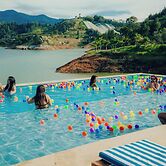 Viajero Guatapé Hostel & Lake Club