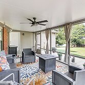 Crestview Family Home: Screened Porch & Games!