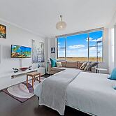 Centennial Park Light Filled Modern Studio